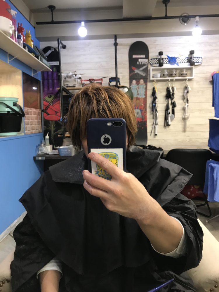 カラーリング施術前の髪の色